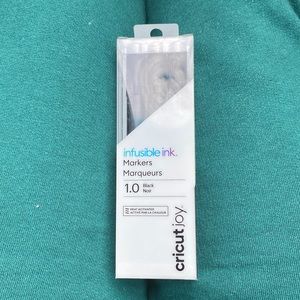 Cricut nfusible ink markers